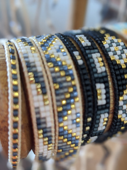 Bracelets M DIFFERENT COLORS