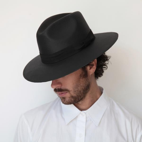SMOOTH BLACK TOT HAT