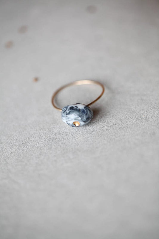 Laxá, porcelain ring, glazed and painted with gold